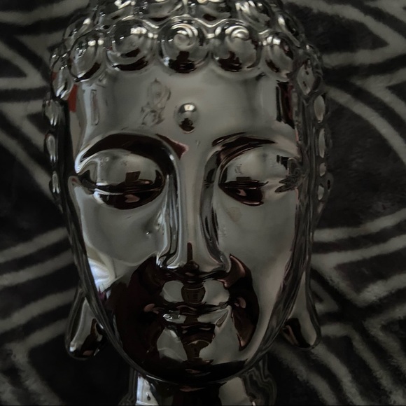 Buddha Head Statue - Picture 2 of 3